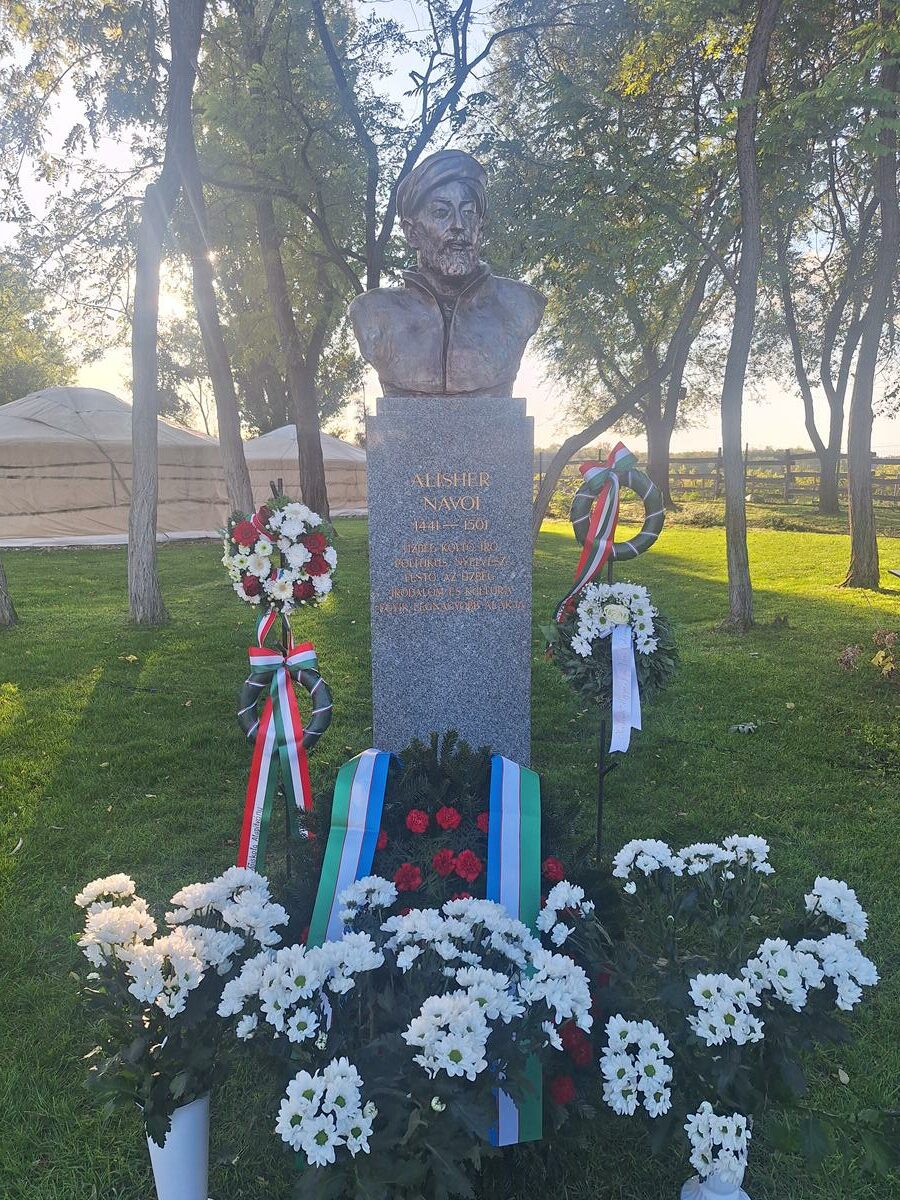 Alisher Navoi, icon of Uzbek literature, honored with statue unveiling in Hungary (2)