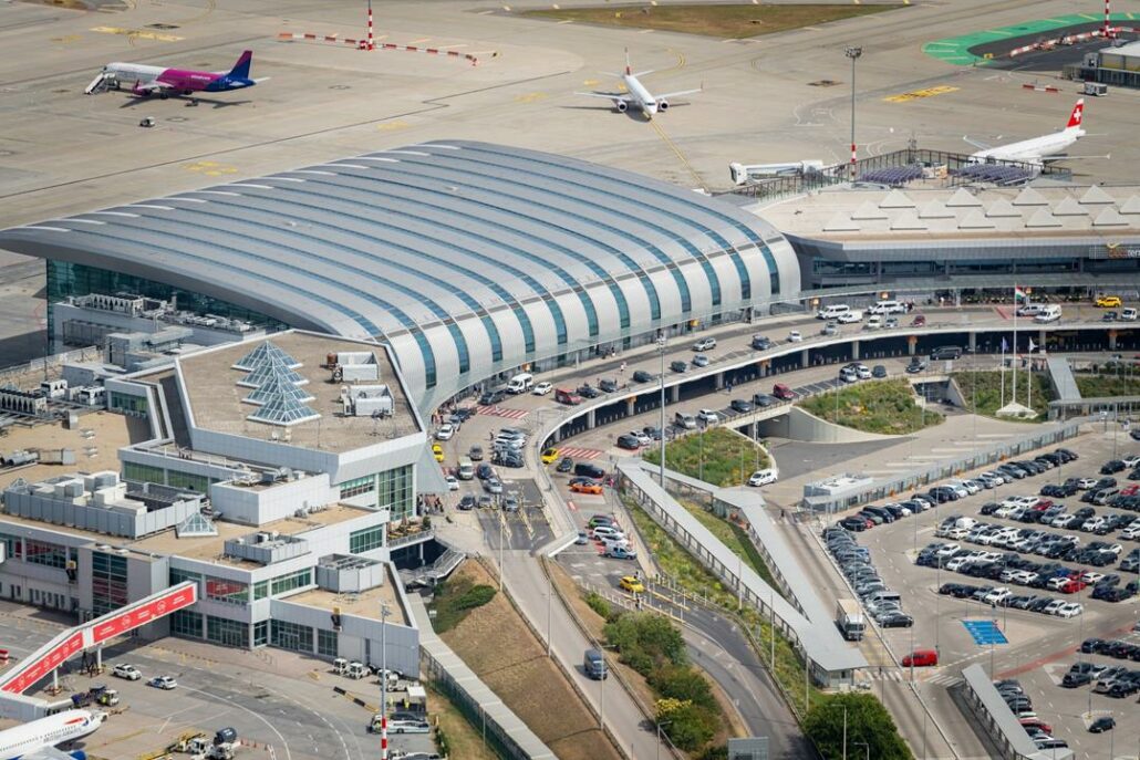 Budapest Airport travel tourism TUI (Copy)