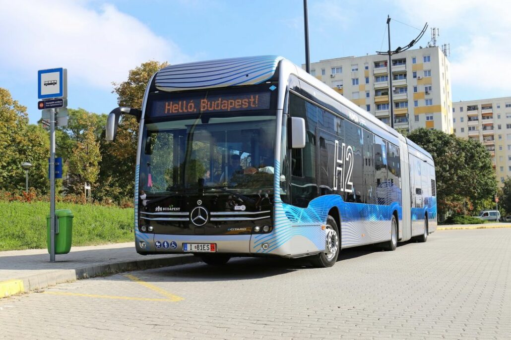 Budapest tests Mercedes-Benz eCitaro fuel cell bus