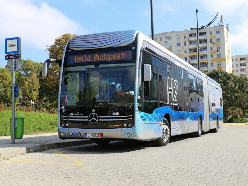 Budapest tests Mercedes-Benz eCitaro fuel cell bus