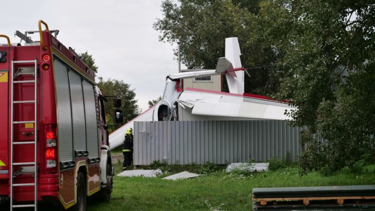 accident plane crashes Dunakeszi