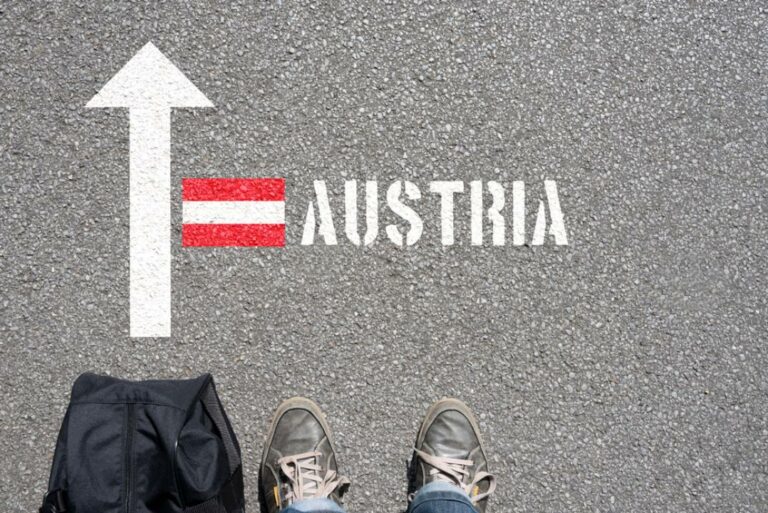 Masses of Hungarians move to live and work in Austria