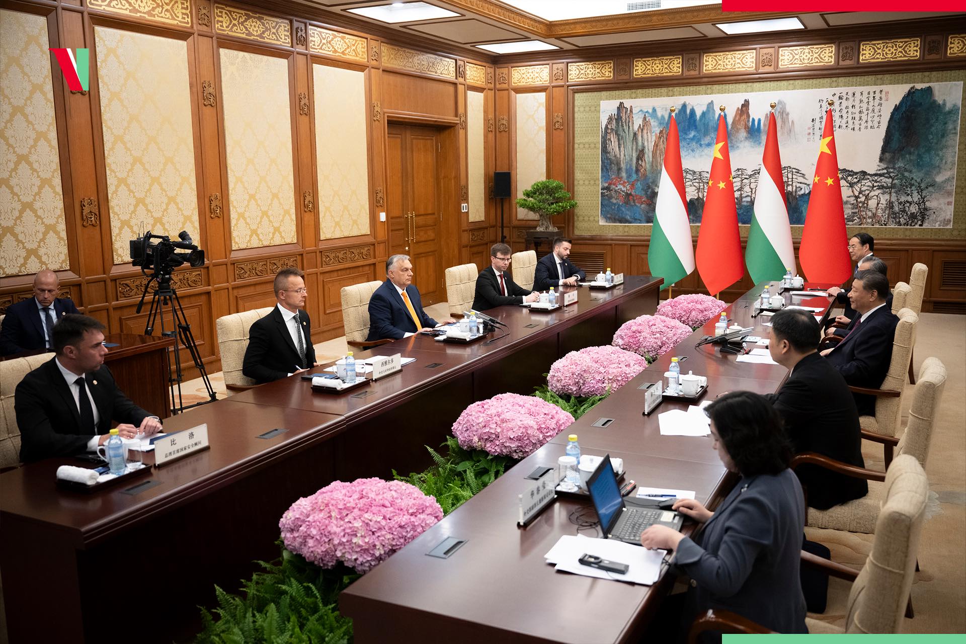 Orbán in Beijing with Xi Jinping