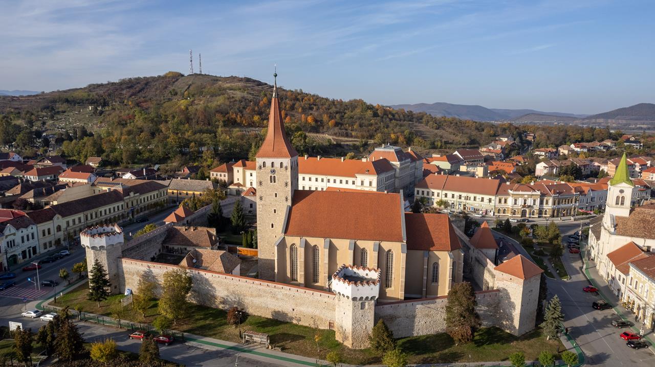 The renewed castle church of Nagyenyed hungary news