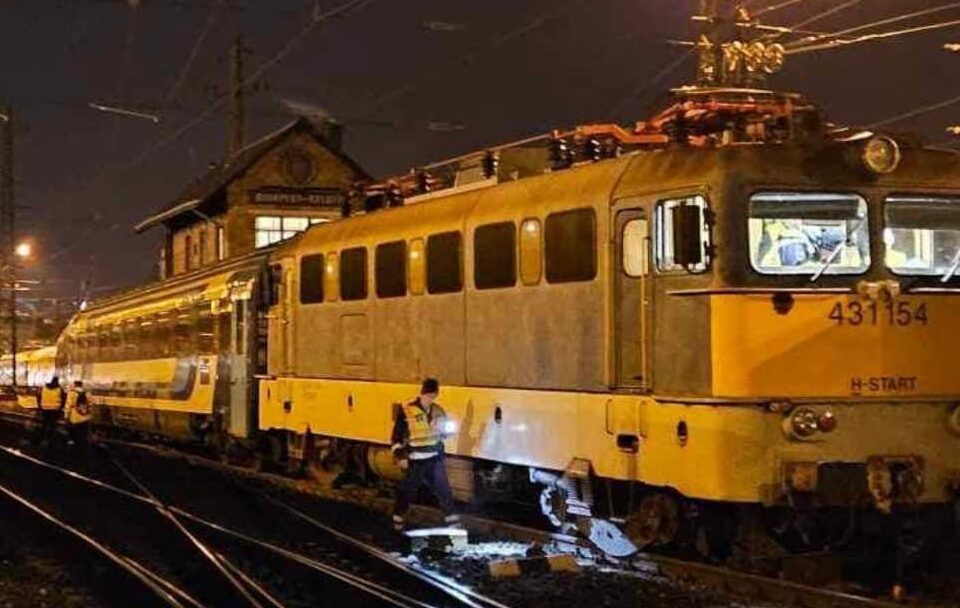 Train derailed at Keleti station, several trains delayed