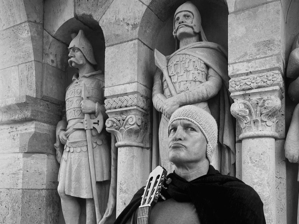 Woody Harrelson statue in Budapest