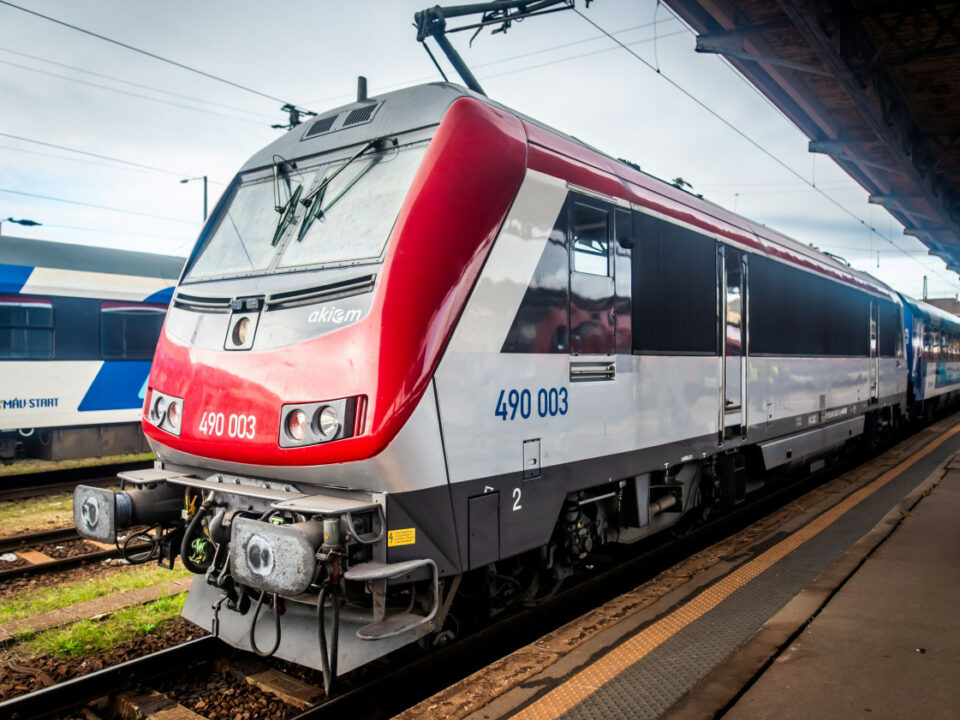 MÁV-START tests used French Alstom electric locomotives to modernise Hungarian railways