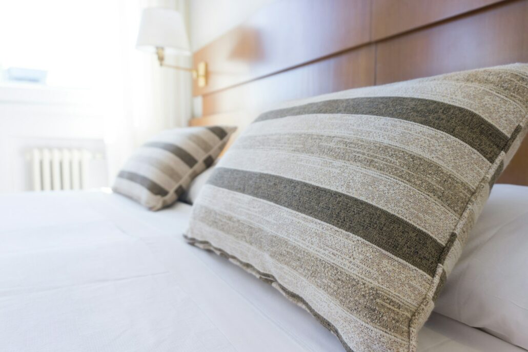 room hotel pillows