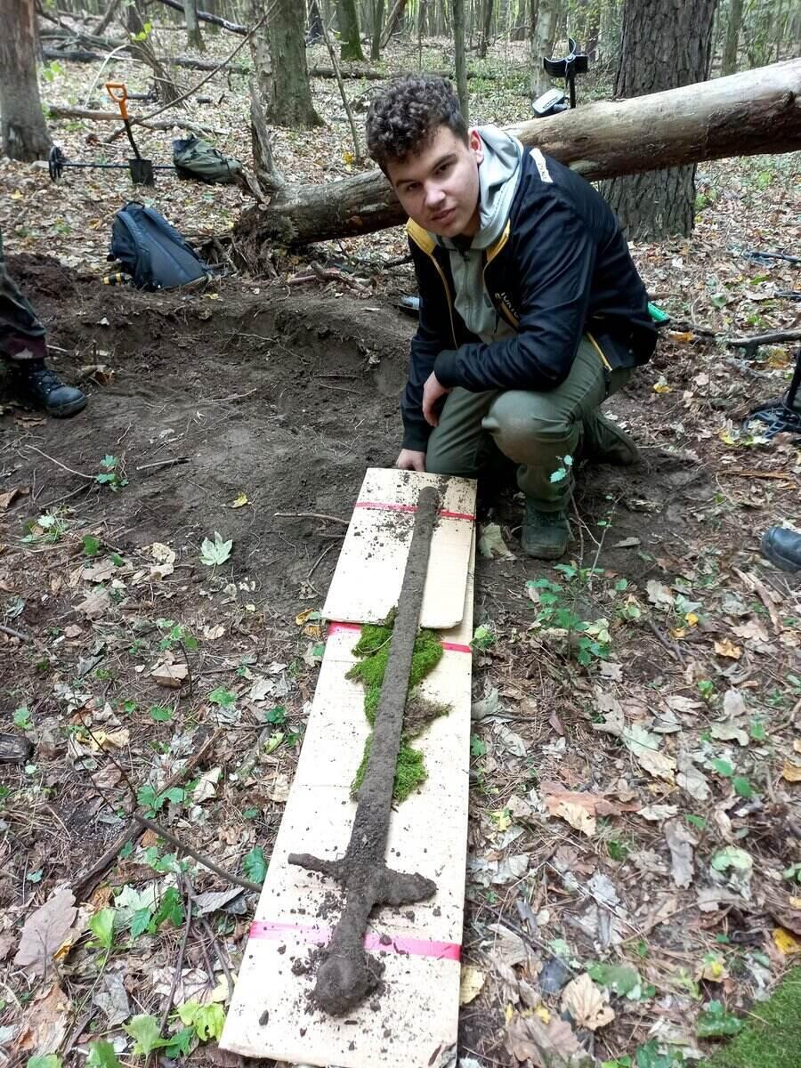 15th-century sword discovered in Hungary during archaeological excavation