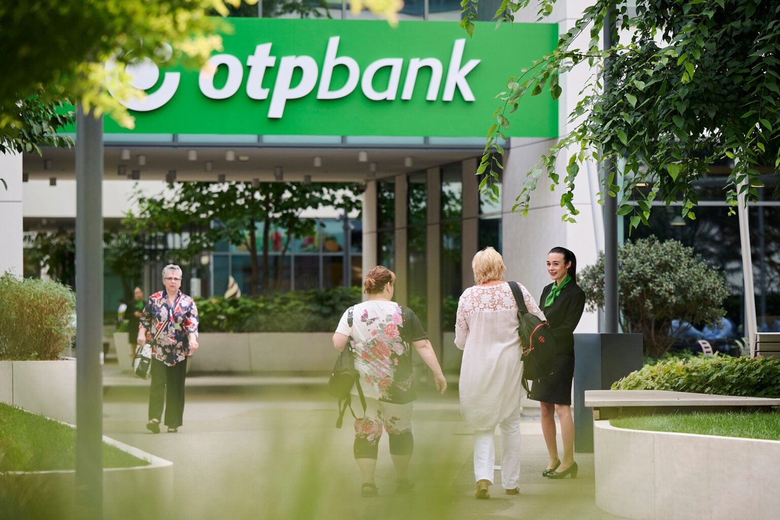 breaking-otp-bank-shocks-customers-with-fee-increases-daily-news-hungary
