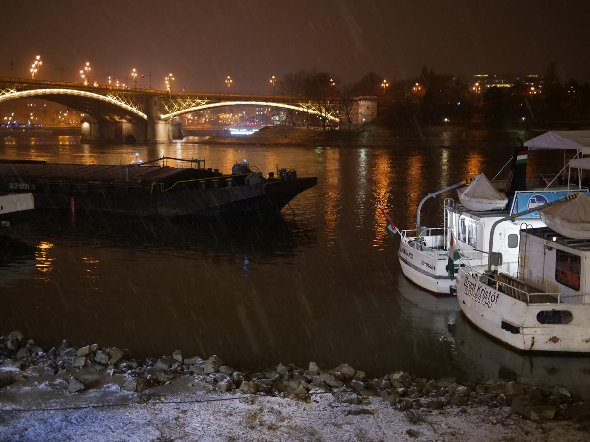 A huge barge has broken free on the Danube near Budapest, damaging several boats. Video, photos and details here