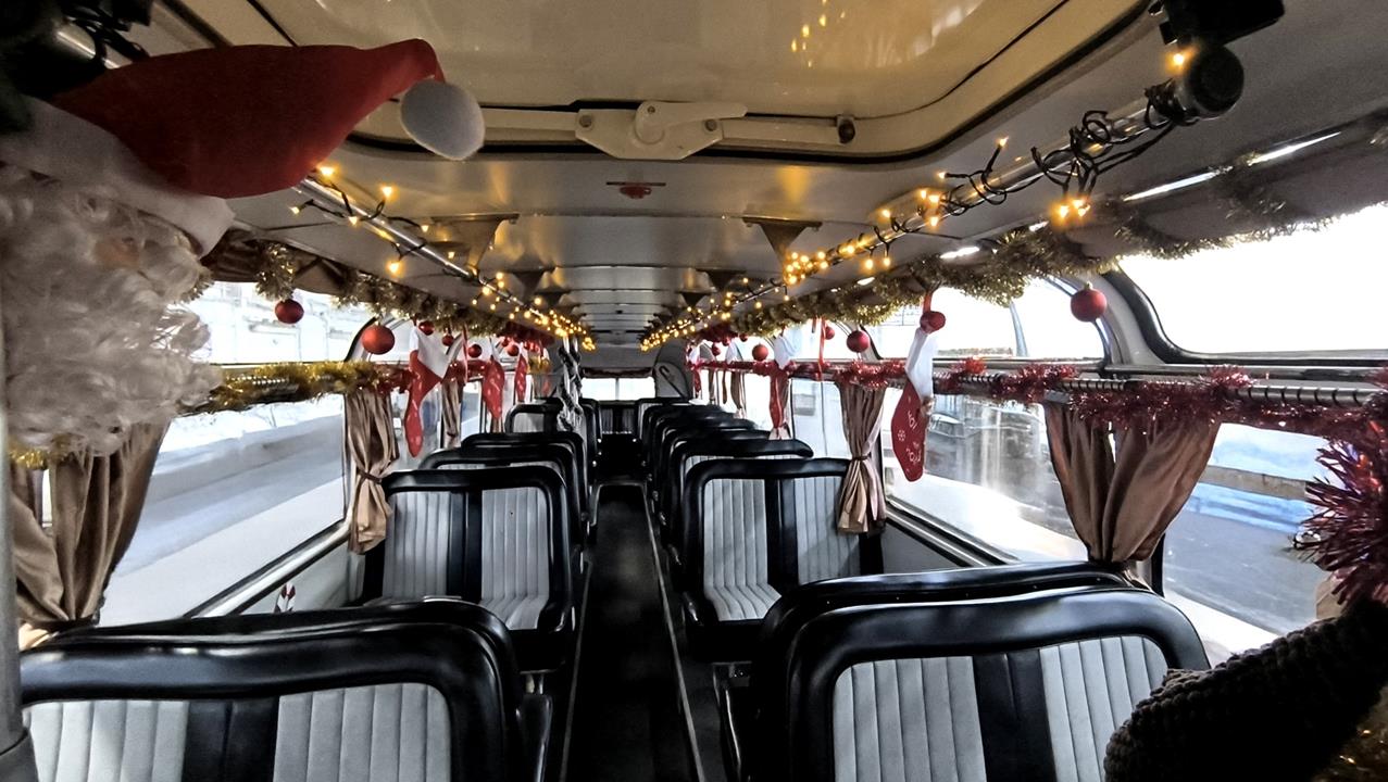 Advent light trains, buses, and HÉV trains carry passengers from today