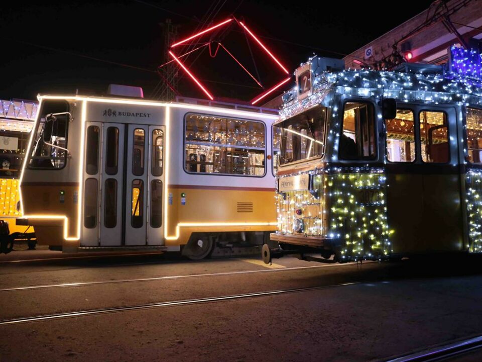 Budapest's festive light fleet kicks off the festive season