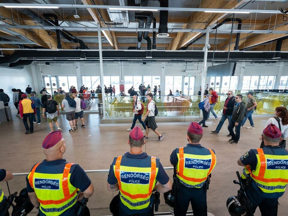 Hungarian police Budapest Airport Wizz Air scuffle (Copy)