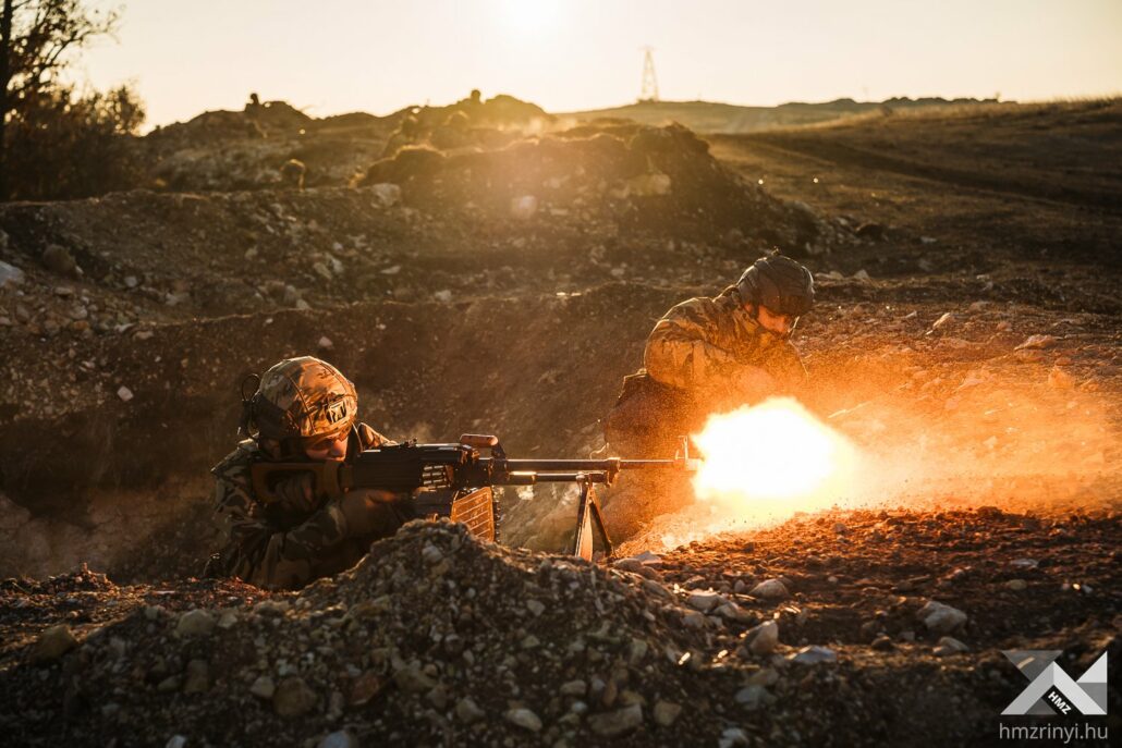 Hungarian reserve soldiers in the freezing trenches - video, photos (6)