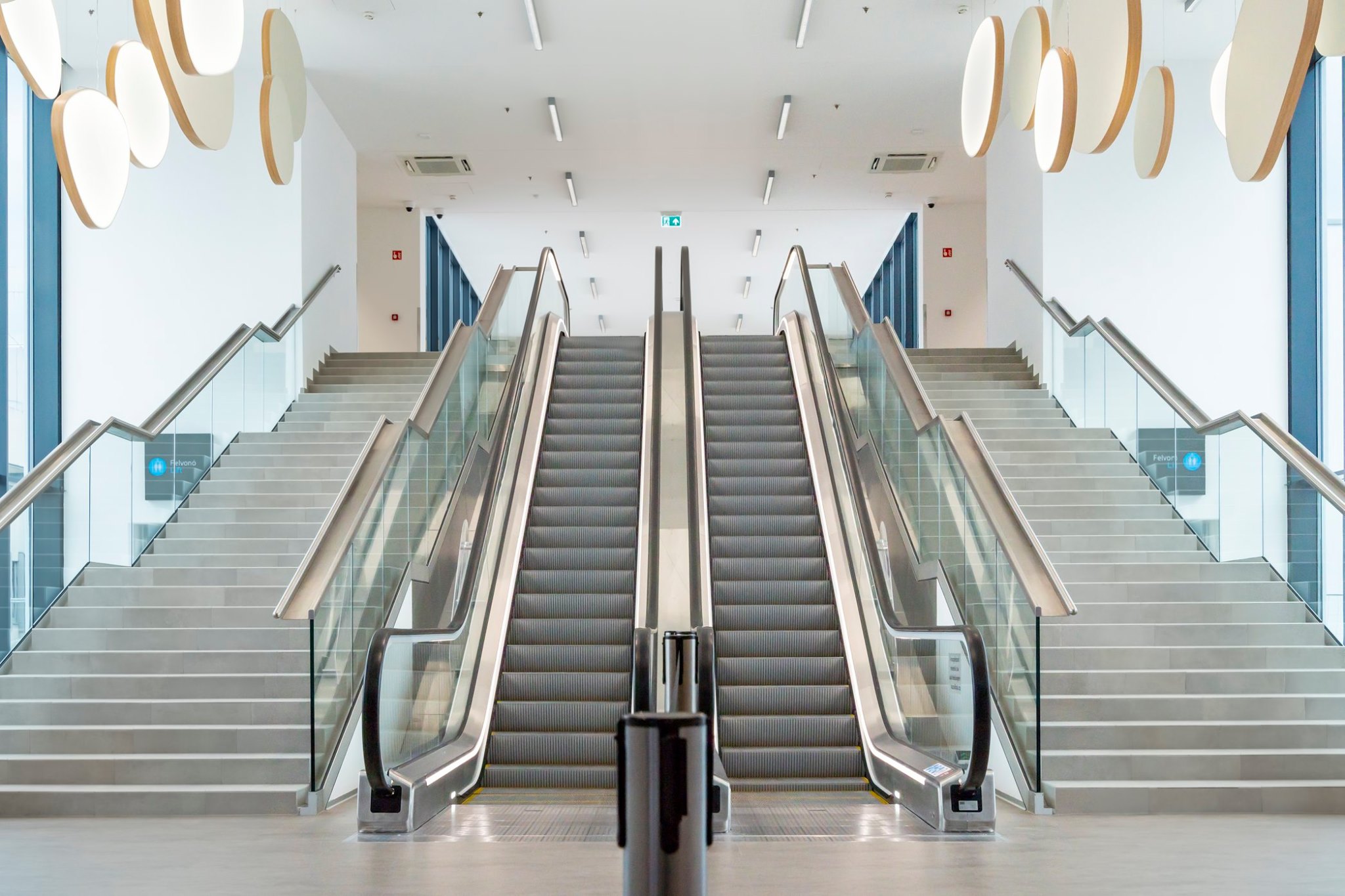 Budapest Airport passenger pier opens