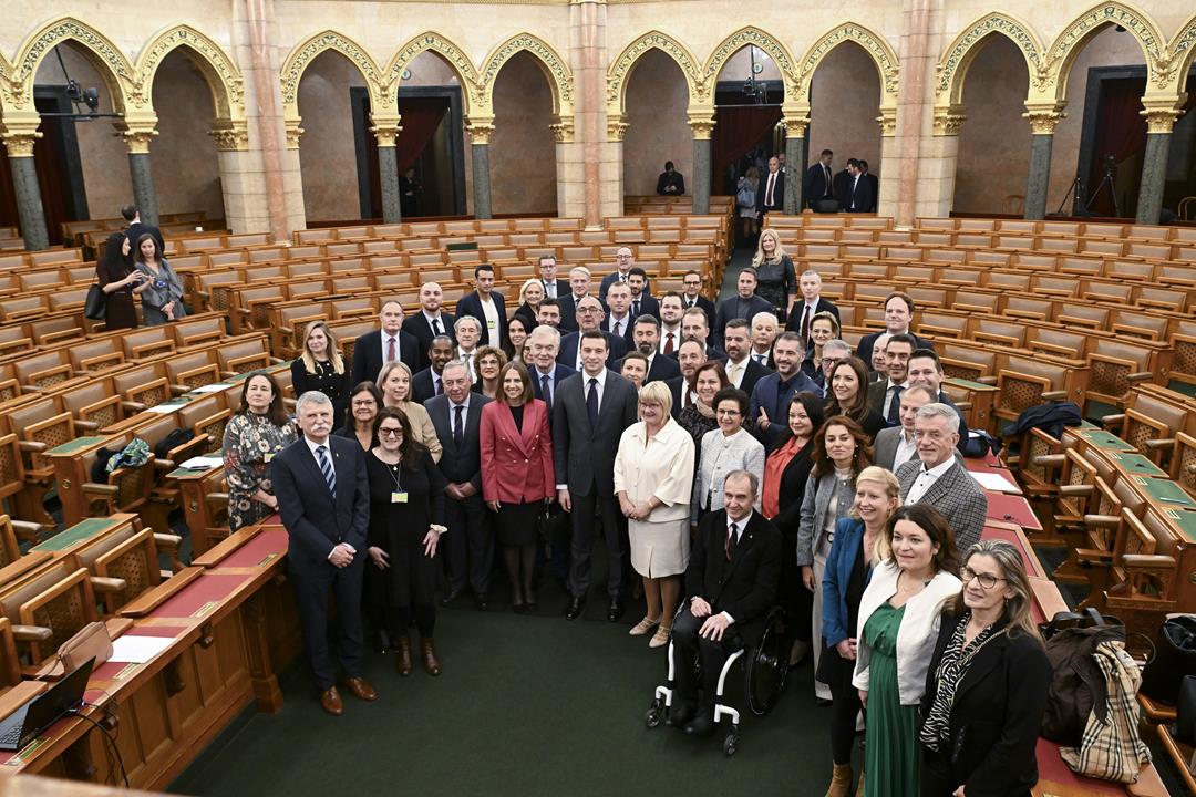 Speaker Kövér and the PfE EP group