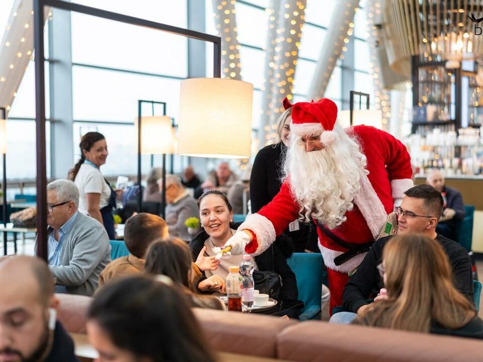 Santa Claus at Budapest Airport hungary news