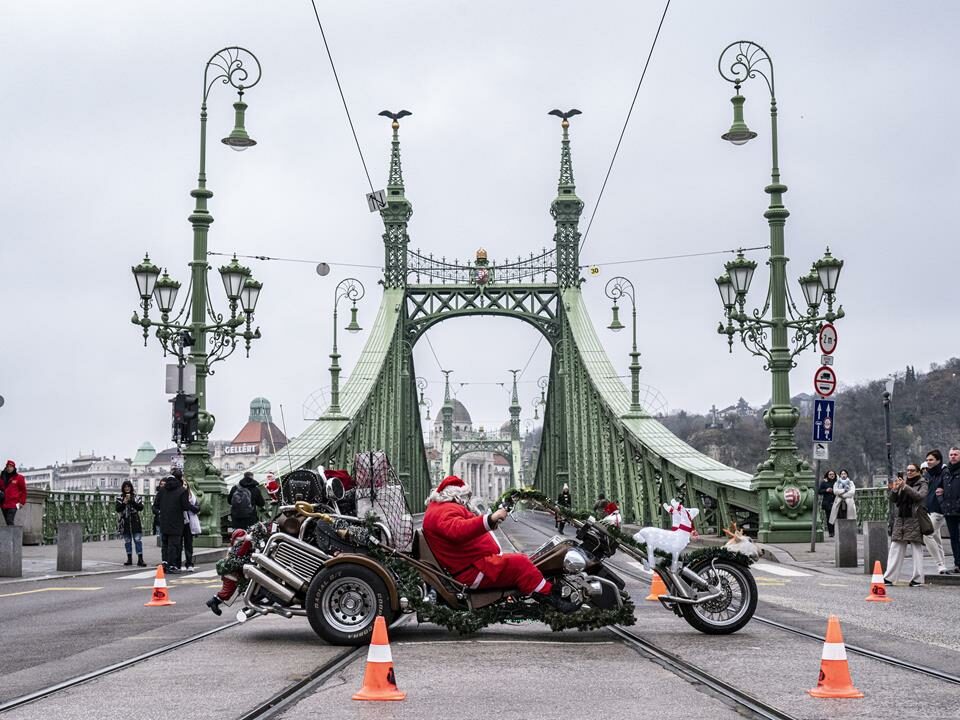 Santa Run in Budapest Hungary news