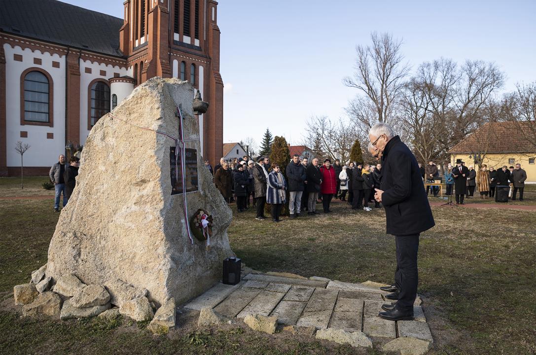 Monument to Hungarians deported to Soviet labour camps