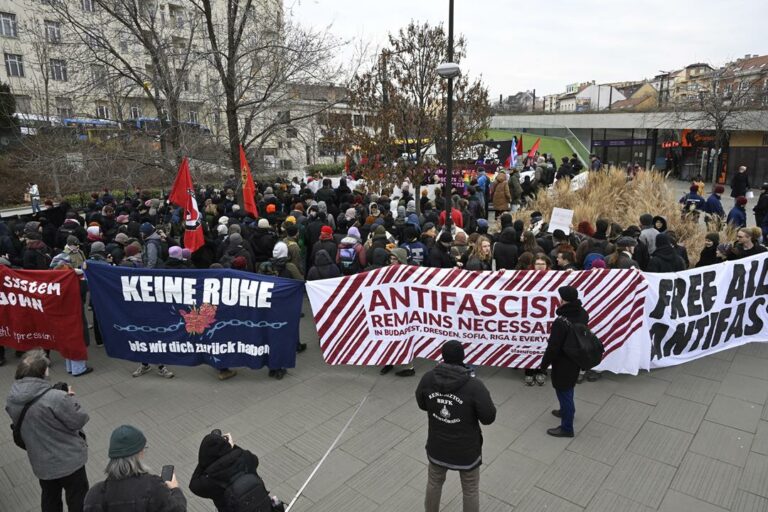 Manifestation antifa à Budapest