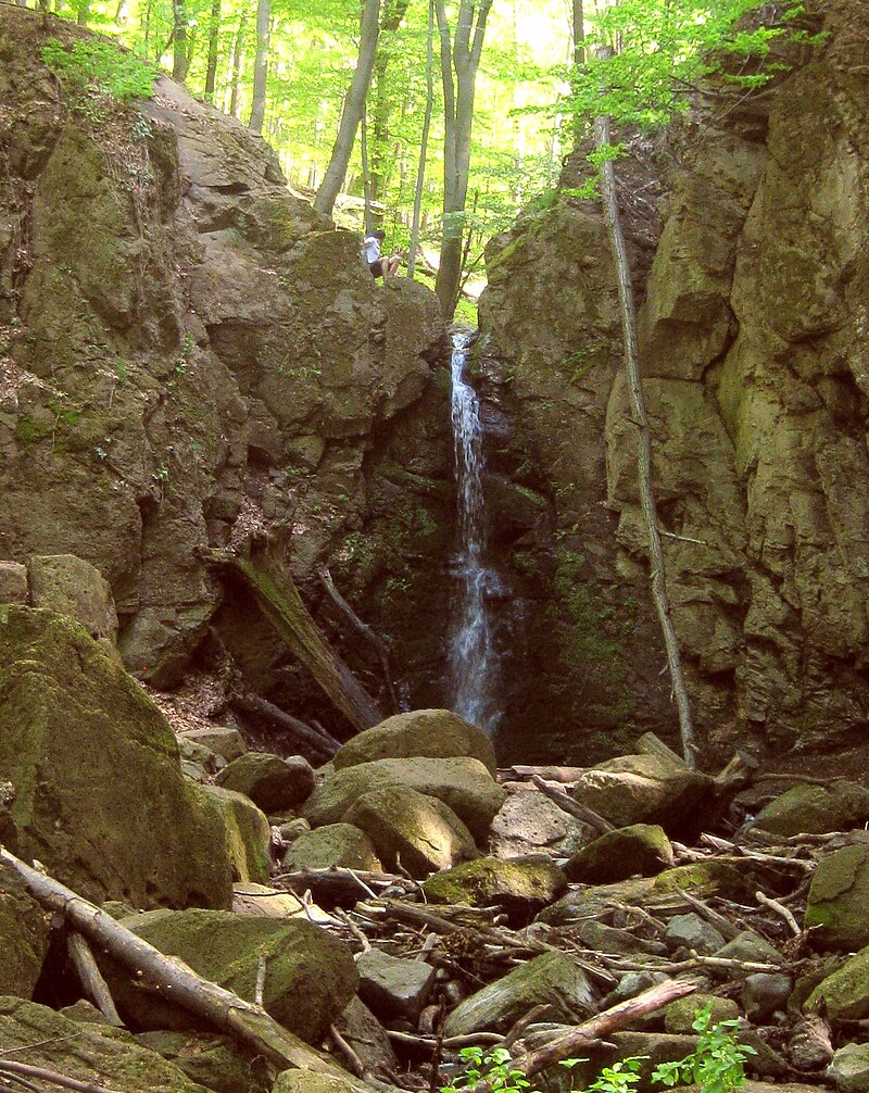 Maravilla natural de la cascada del valle de Ilona