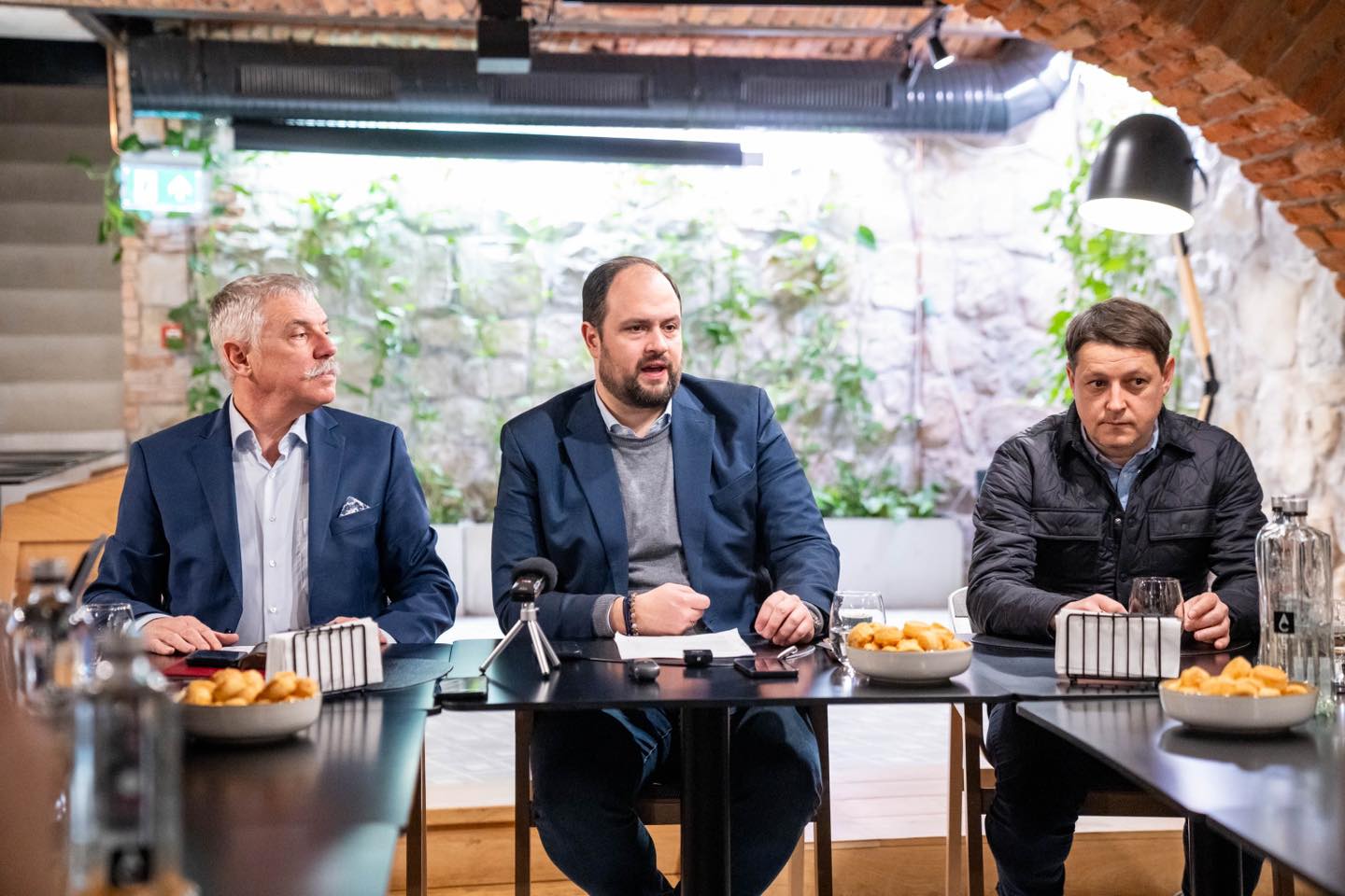 derechos lingüísticos Lőrinc Nacsa