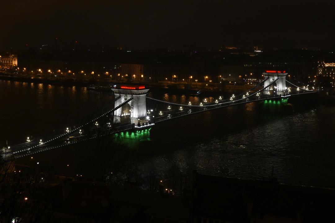 Top Hungary news spring return, Péter Magyar, Festetics Castle, Budapest Airport 16 March