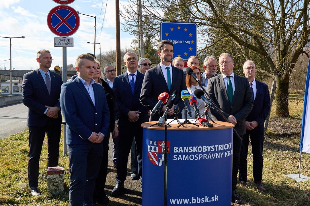 International, scheduled bus service restarted from North Hungarian town but with an annoying error