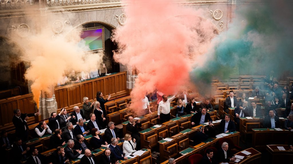 bombas de humo del parlamento del impulso