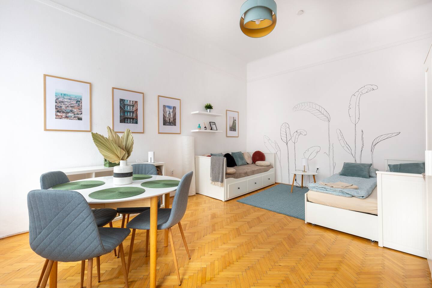 Budapest accommodation Airbnb booking Józsefváros recommendations excellent