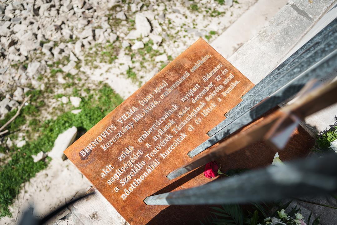 Se conmemora a las víctimas del Holocausto y se inaugura un nuevo monumento en Budapest