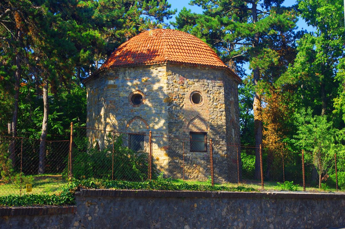 Idris Baba Pécs tomb