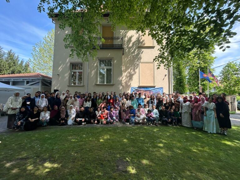 Malaysians in Hungary celebrate Hari Raya Aidilfitri with the theme "Raya Balik Kampung Style"
