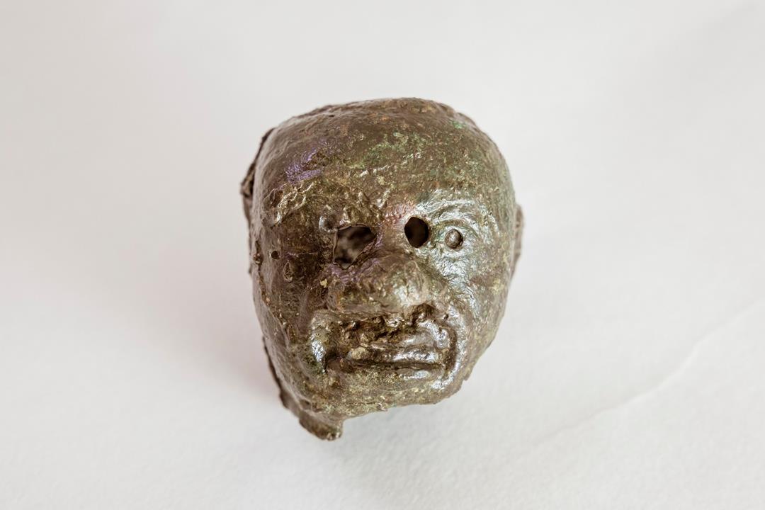 Sensational artefacts recovered from 14-15th century house cellar under Budapest's Royal Palace