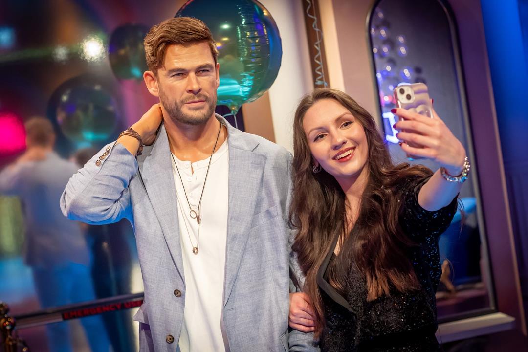 Chris Hemsworth arrived in Budapest 1