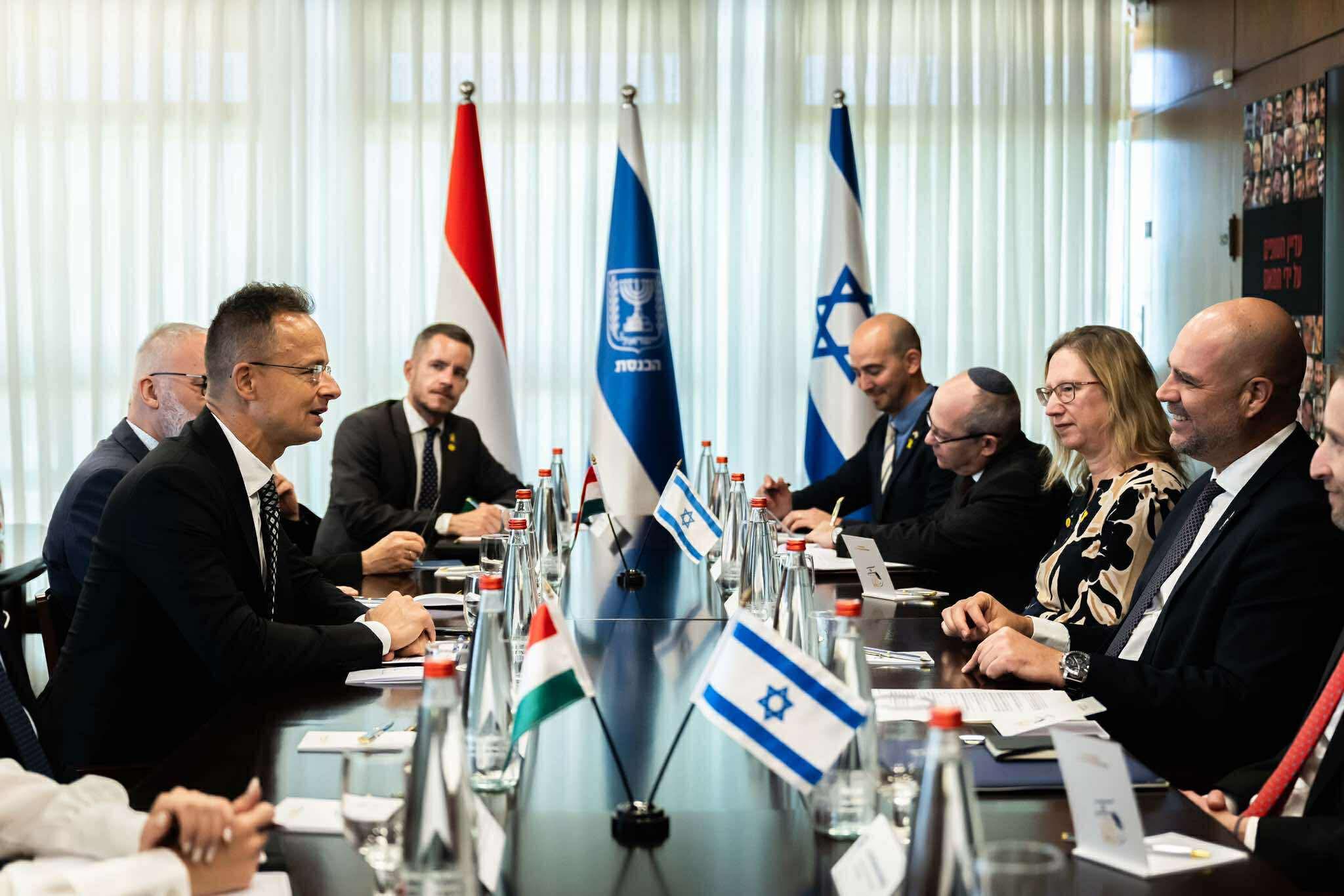 Le ministre des Affaires étrangères Szijjártó en Israël