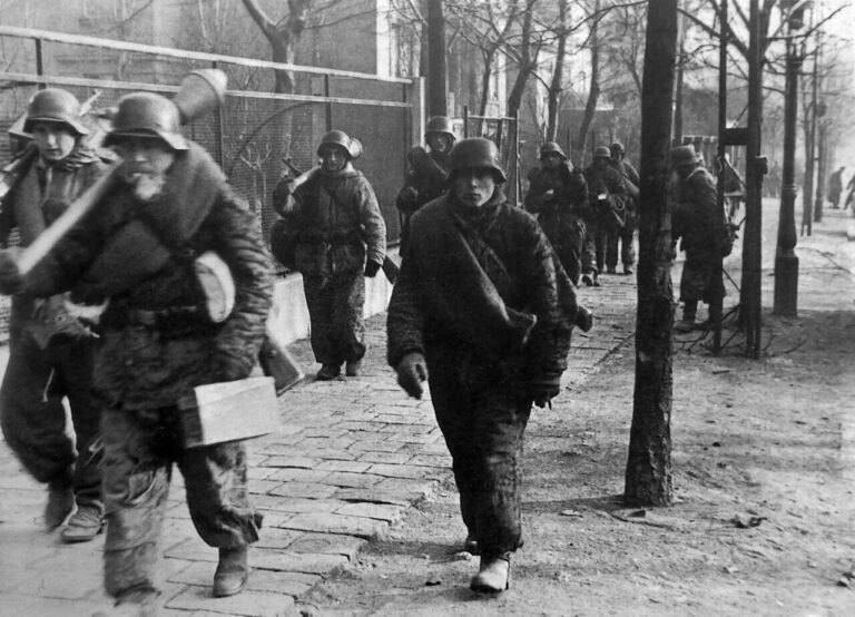 1944 年布達佩斯的德國士兵