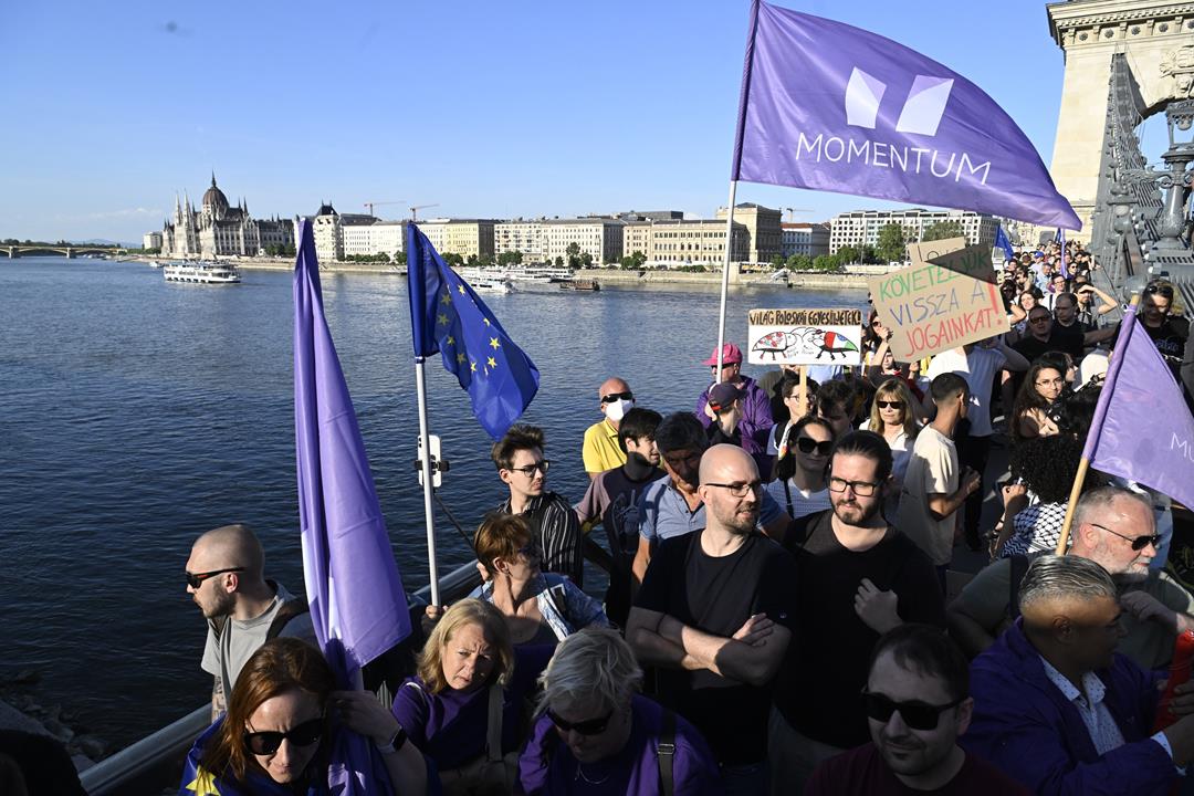 Huge protest in Budapest