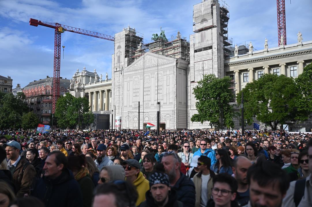 Masses of people protested against PM Orbán's new srping clean-up bill in Budapest