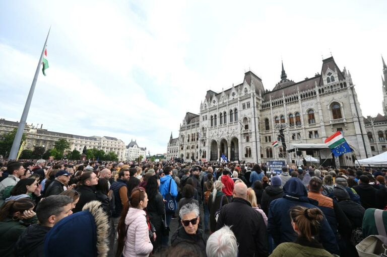 Masses of people protested against PM Orbán's new srping clean-up bill in Budapest