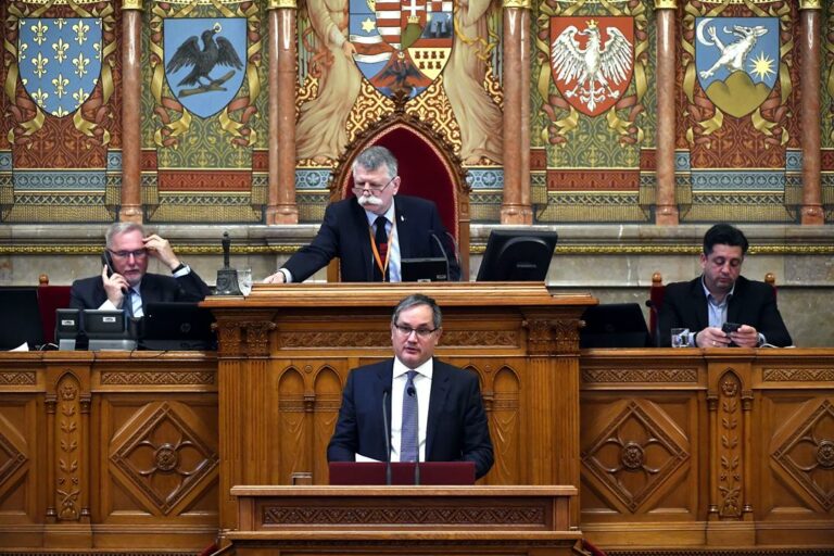 Minister Nagy presented 2026 anti-war budget in the parliament