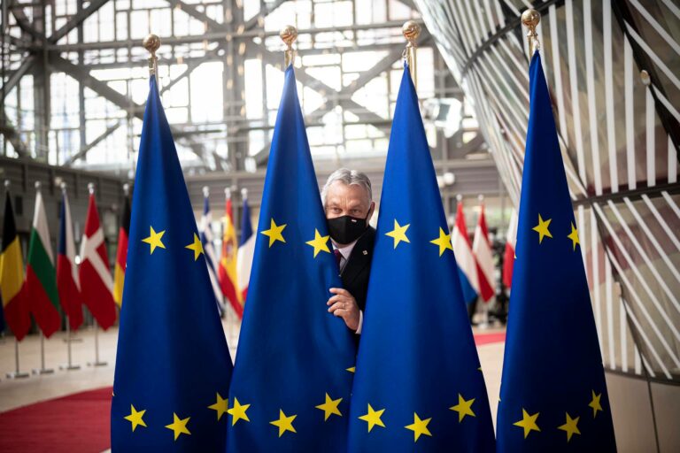 Prim-ministrul Orbán Huxit, Uniunea Europeană
