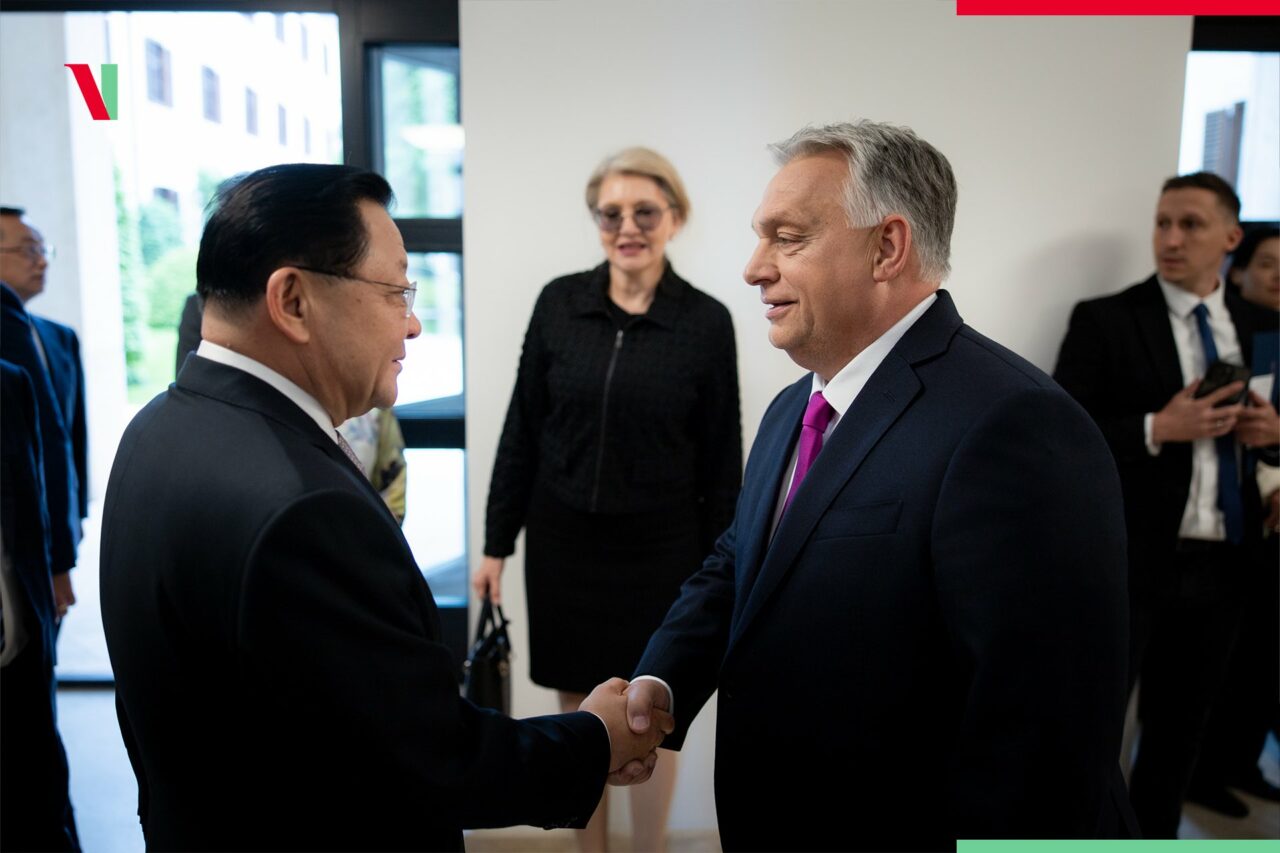 Prim-ministrul Viktor Orbán, sediul central al companiei BYD din China