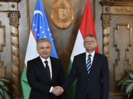 Presidente Kövér com o presidente uzbeque