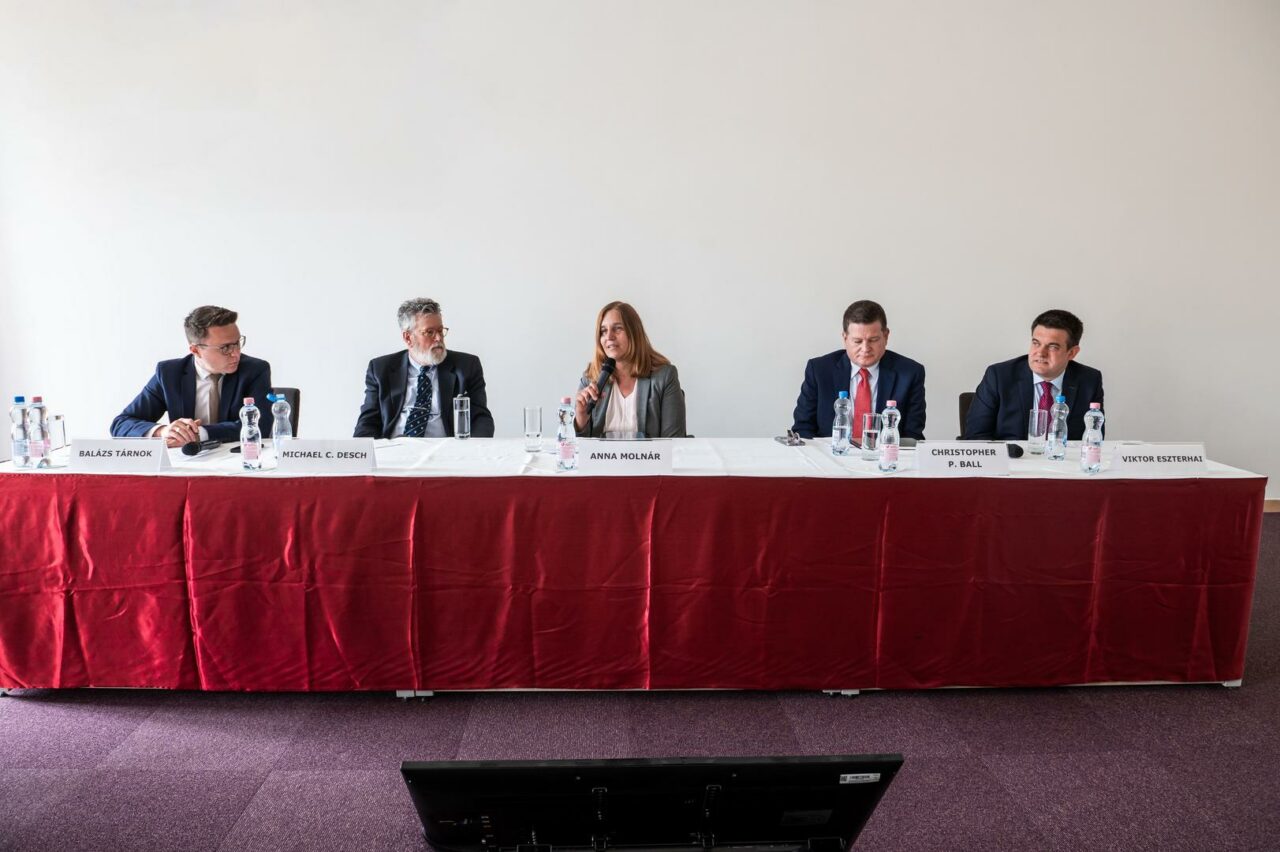 conferința NKE
