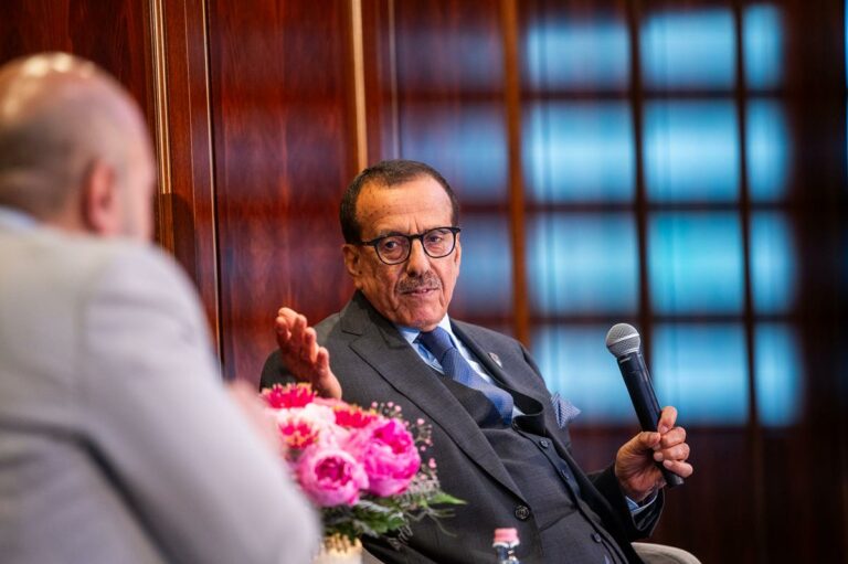 Khalaf Al Habtoor, icône des affaires arabes, Budapest, Hongrie, plans de soutien à la jeunesse