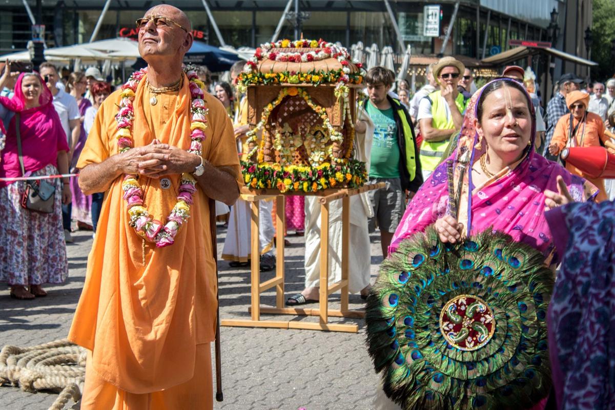 Fête des chars à Budapest : une célébration de l'amour et de la connexion qui remonte à des milliers d'années
