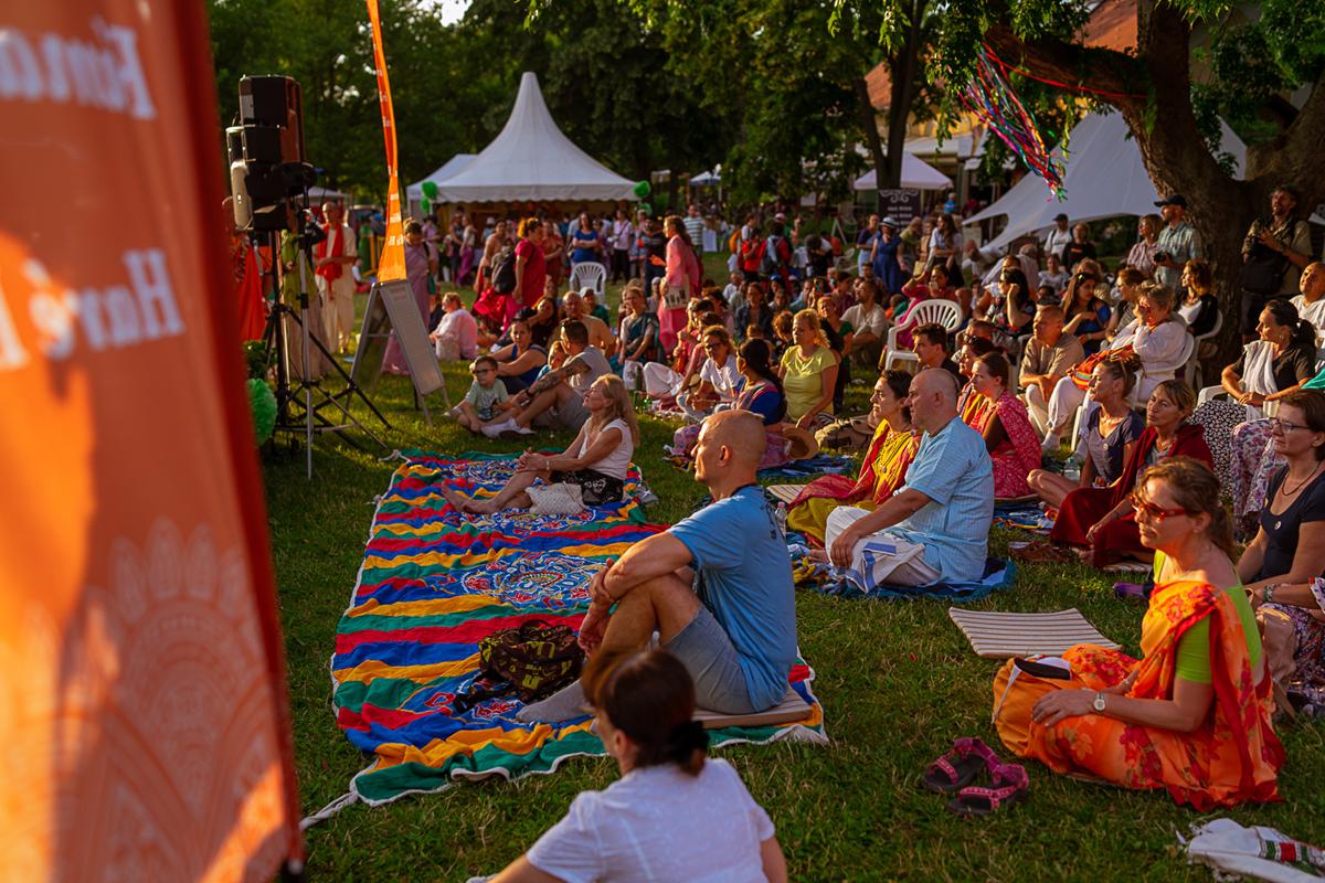 Fête des chars à Budapest : une célébration de l'amour et de la connexion qui remonte à des milliers d'années