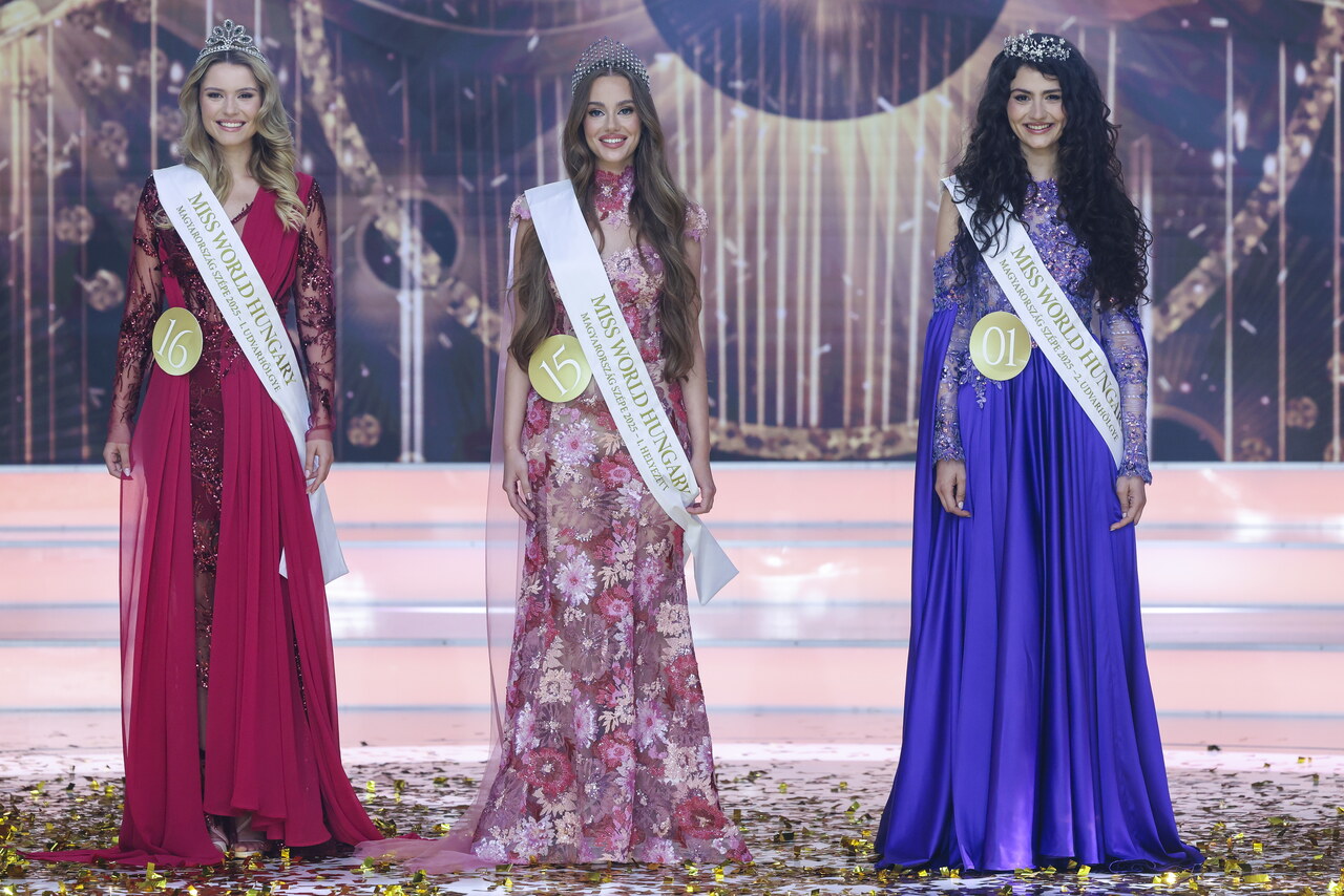 Eszter Emőke Veress Dorka Kata Csapó Janka Végvári